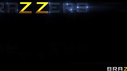 Две лесбиянки дарят своему другу на день рождение горячий секс втроем